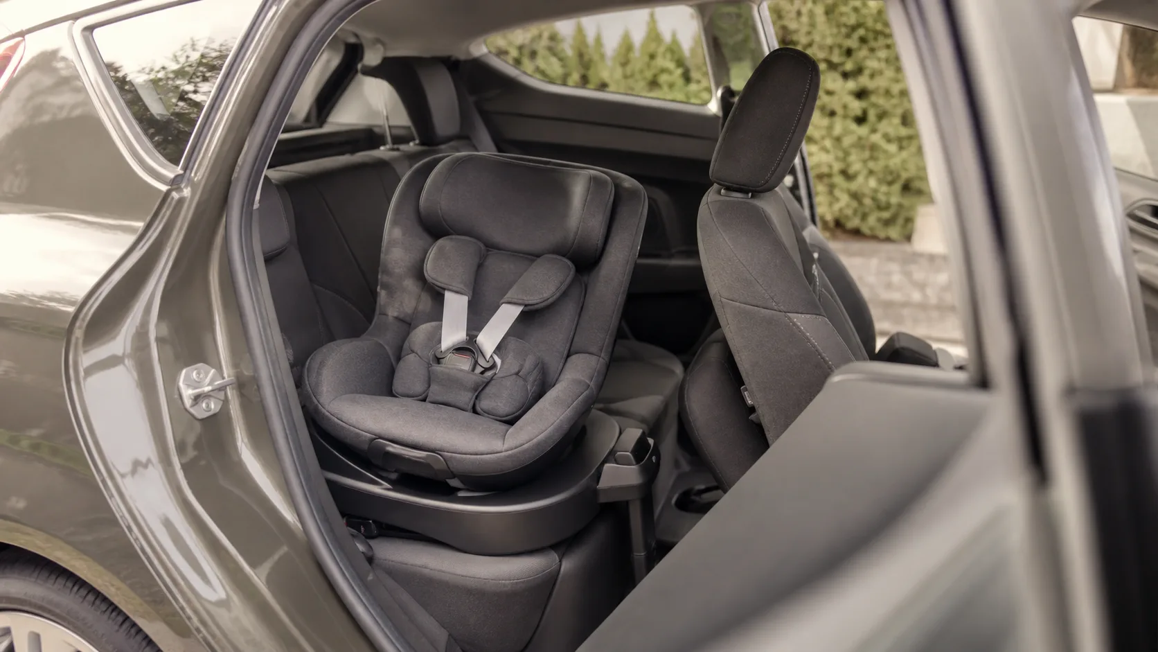 Roterbar Cybex Sirona autostol i bil
